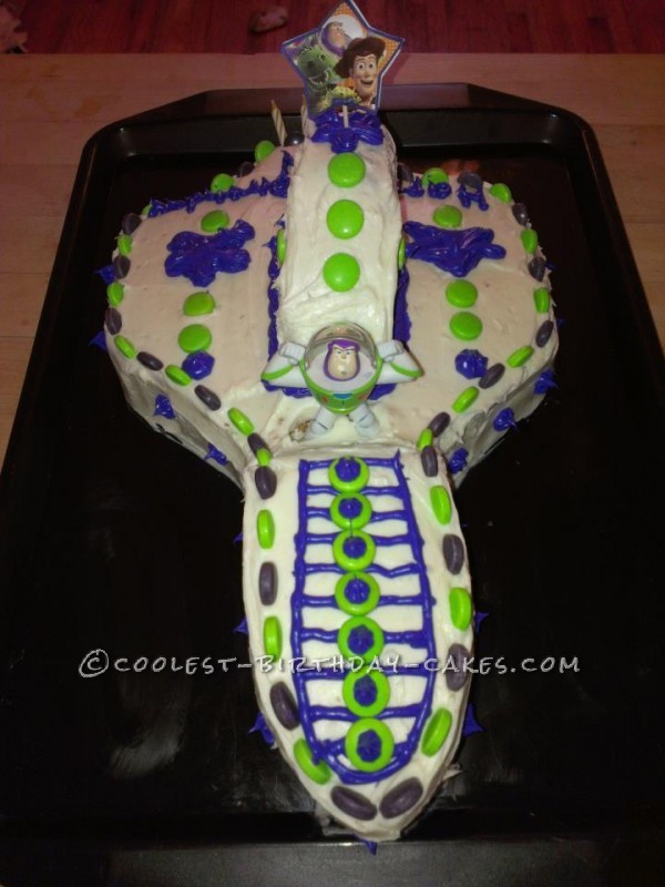 awsome-buzz-spaceship-cake-for-a-4-year-old-boy