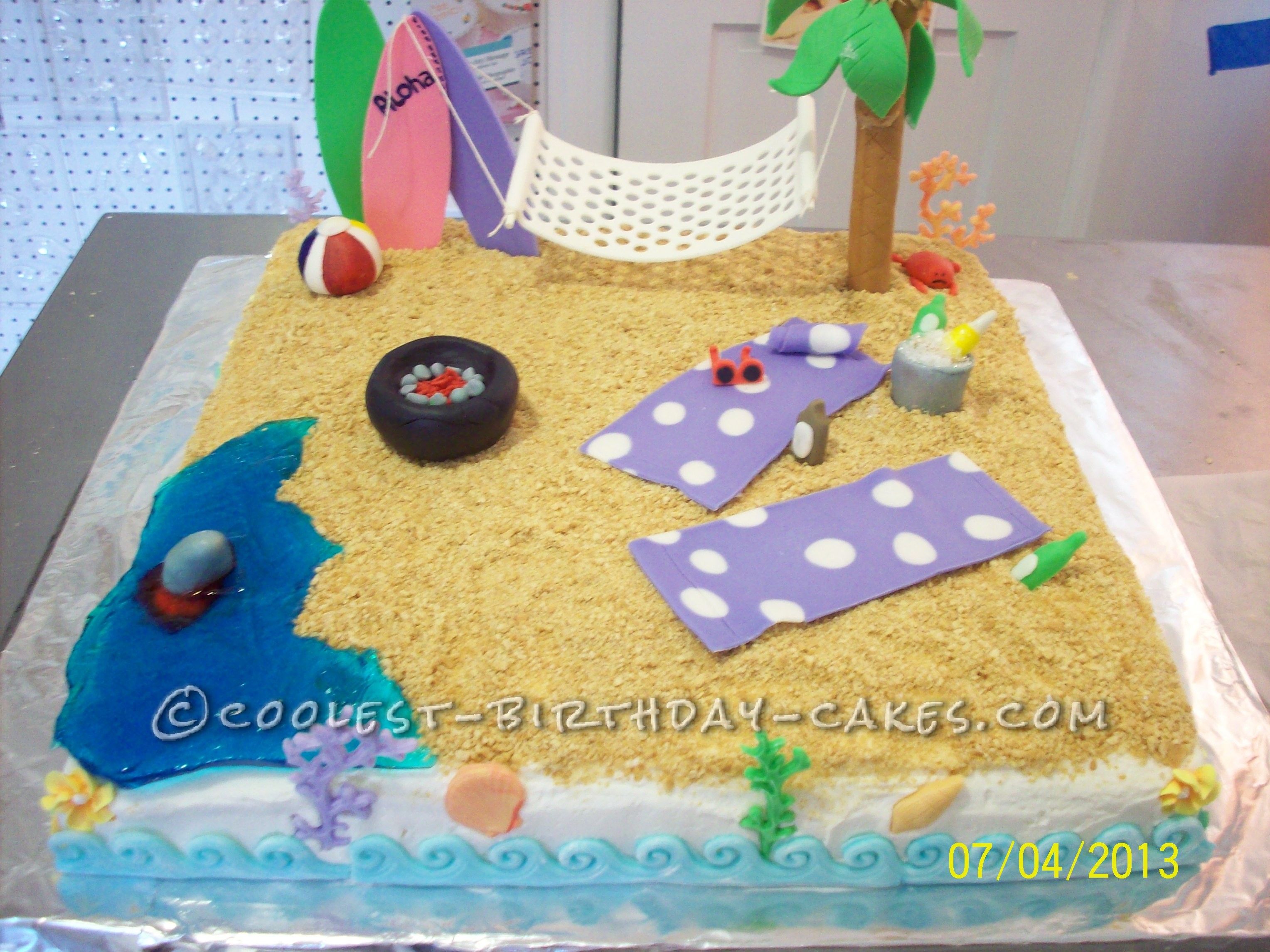 Beach Birthday | Beach themed birthday cake. Bottom tier: da… | Flickr