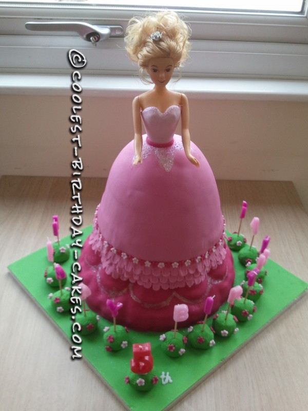 12+ Pretty DIY Princess Cakes - Awesome Homemade Birthday Cake Ideas!