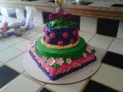 homemade-tinkerbell-tier-cake-21538921.jpg