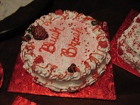 homemade-valentine-cake-21467324.jpg