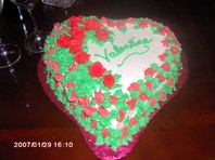 homemade-valentine-cake-21467325.jpg